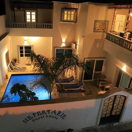 Nefertarie Guest House Луксор Экстерьер фото