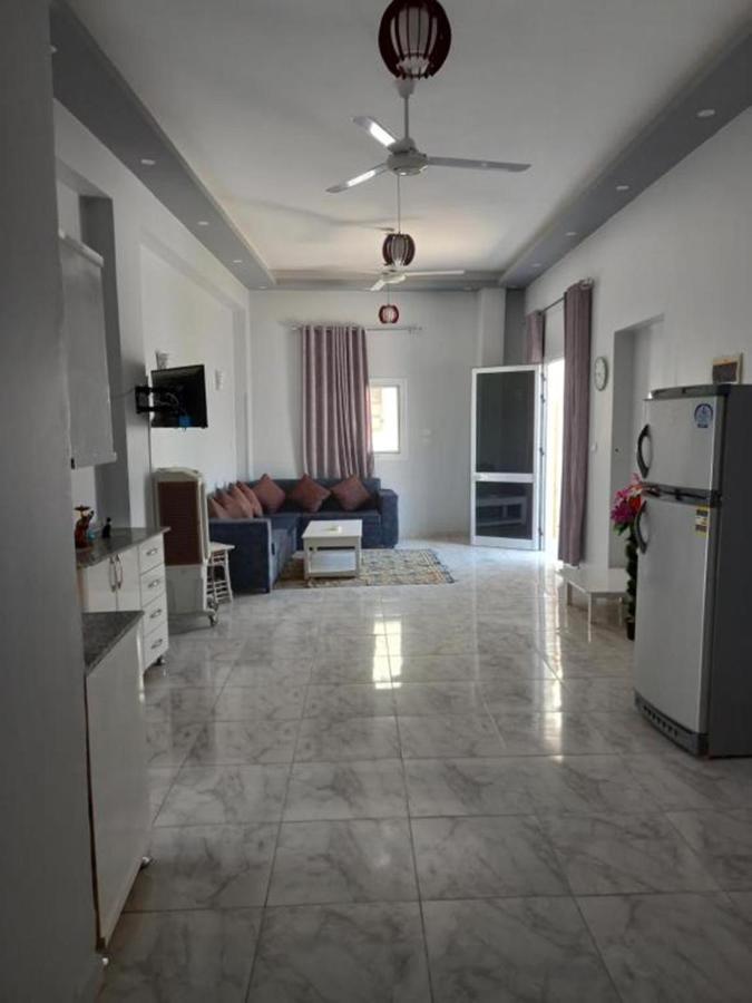 Nefertarie Guest House Луксор Экстерьер фото