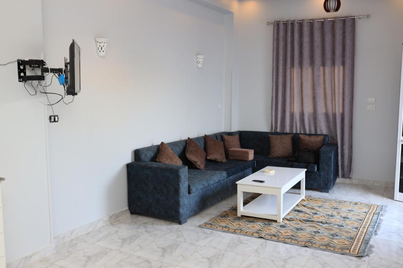 Nefertarie Guest House Луксор Экстерьер фото