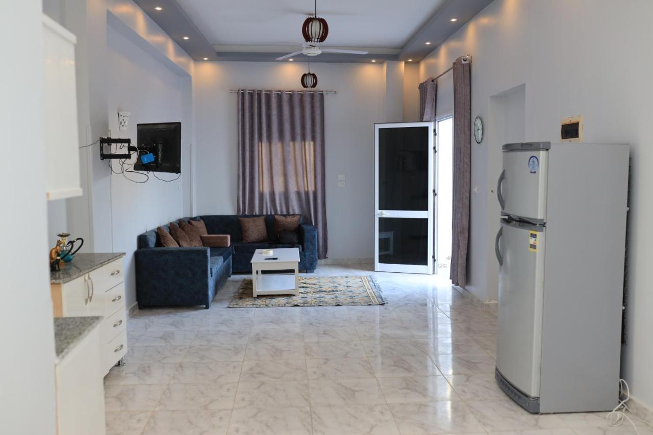 Nefertarie Guest House Луксор Экстерьер фото