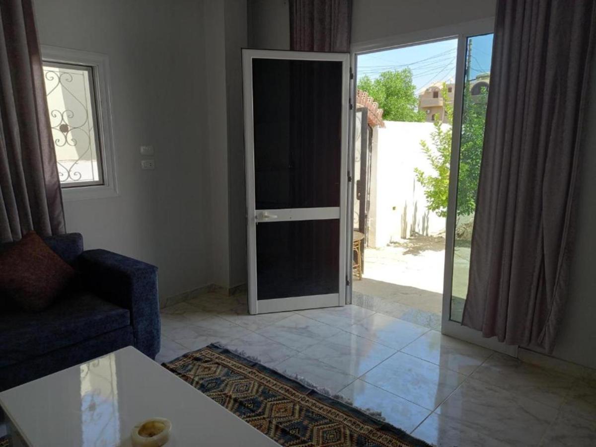 Nefertarie Guest House Луксор Экстерьер фото