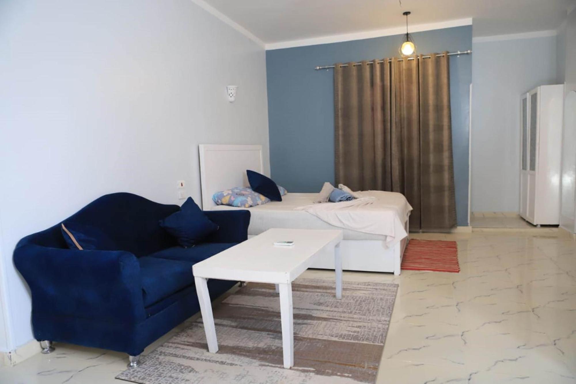 Nefertarie Guest House Луксор Экстерьер фото