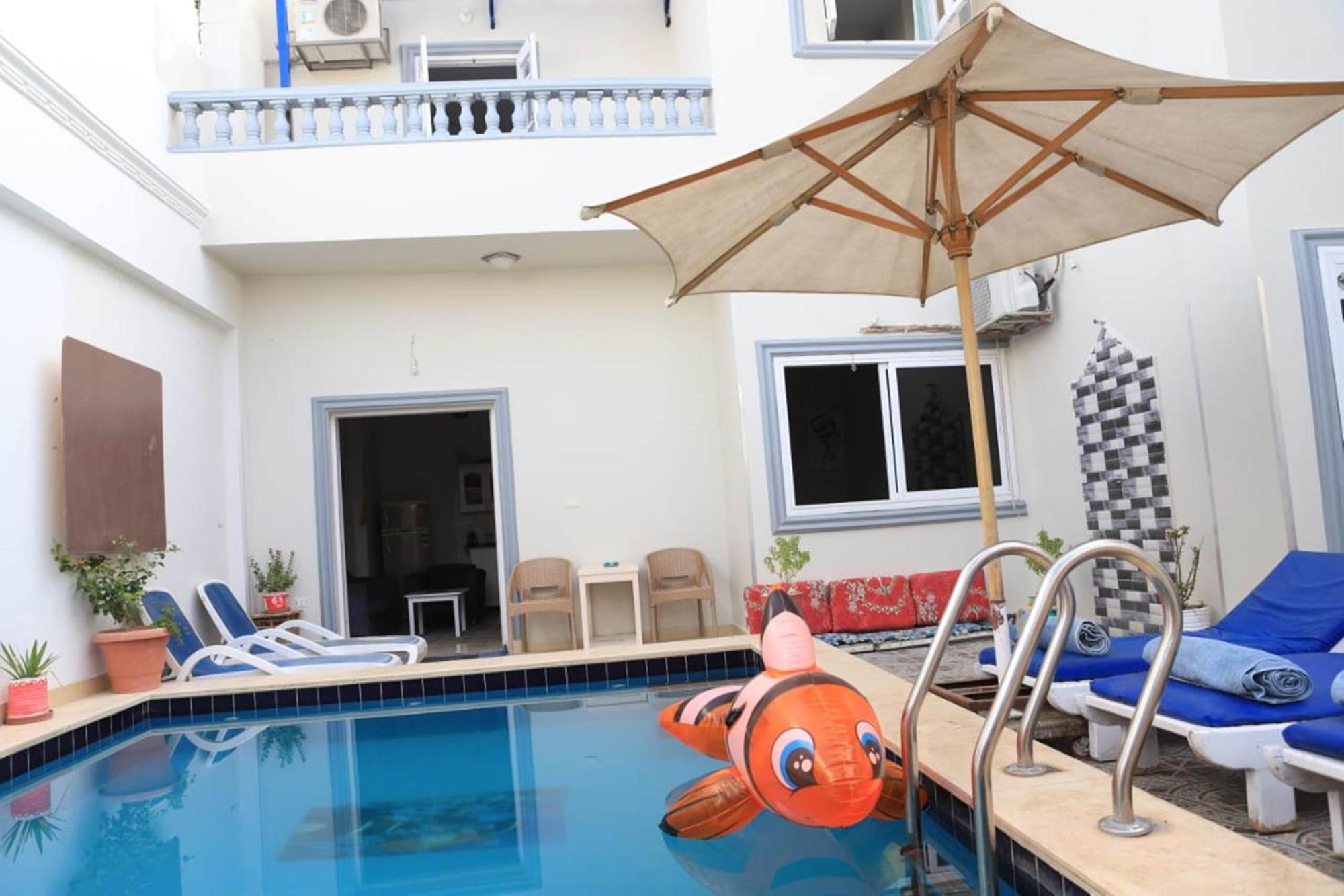 Nefertarie Guest House Луксор Экстерьер фото