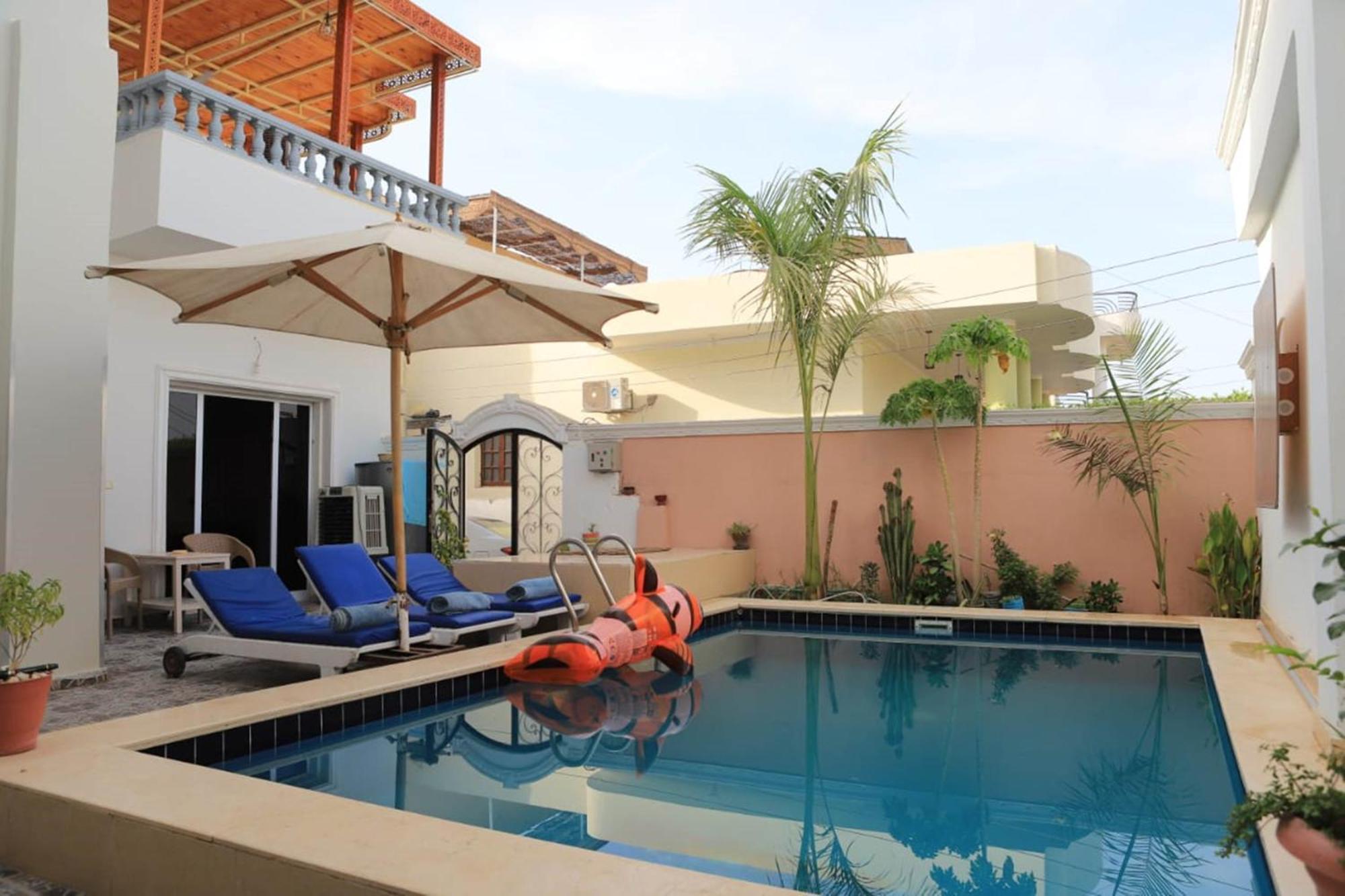 Nefertarie Guest House Луксор Экстерьер фото