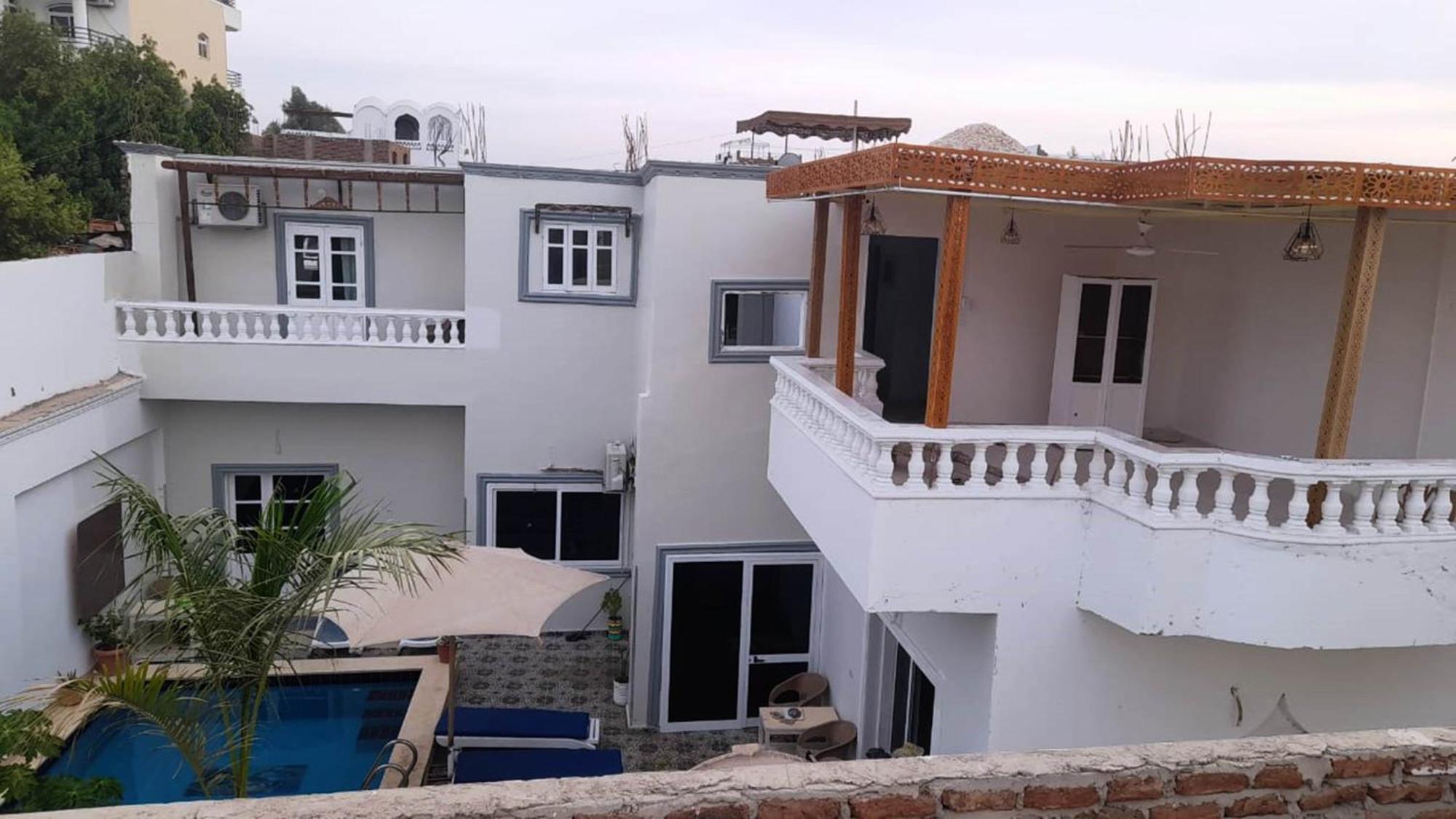 Nefertarie Guest House Луксор Экстерьер фото